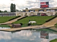 Jarun. Pontoni za spuštanje čamaca u vodu kod veslačkih klubova 2008. godine